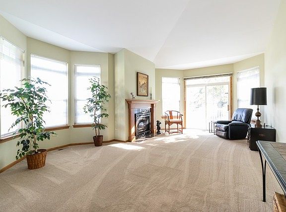 2nd image of 6870 Como Ct #3
