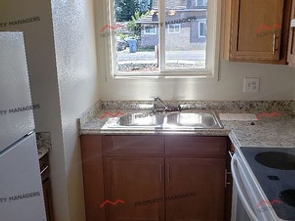 5th image of 109 S 5th St #4