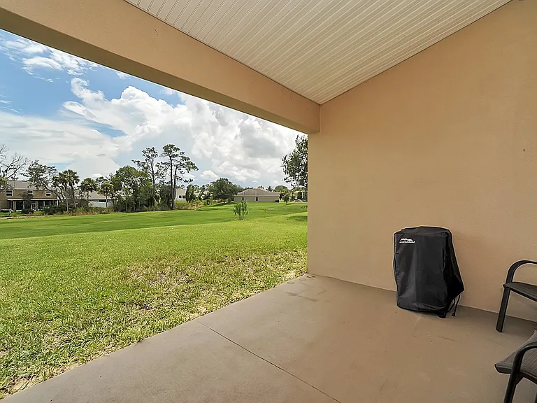 553 Hollow Glen Dr — Photo 17