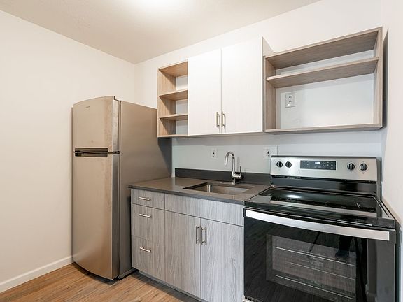 3rd image of 27 Pleasant St APT B15
