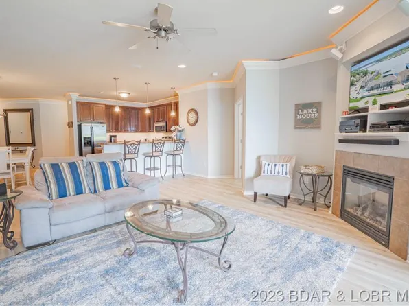 1215 Lands End Pkwy #611, Osage Beach, MO 65065