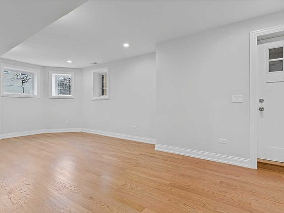 2nd image of 1454 W Henderson St #1