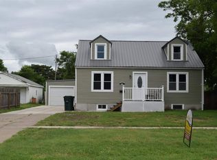 435 E 1st St, Russell, KS 67665