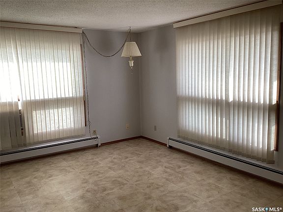4th image of 961 Athol Street