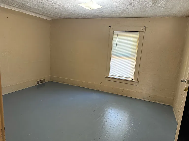 2802 Laurel Ave — Photo 7