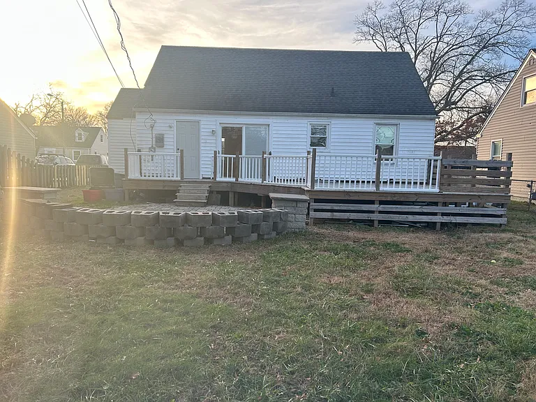 472 Algonquin Rd — Photo 10