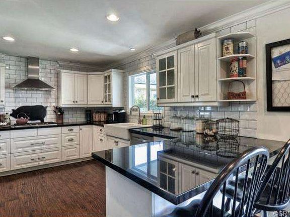 3rd image of 5051 Northwestern Way
