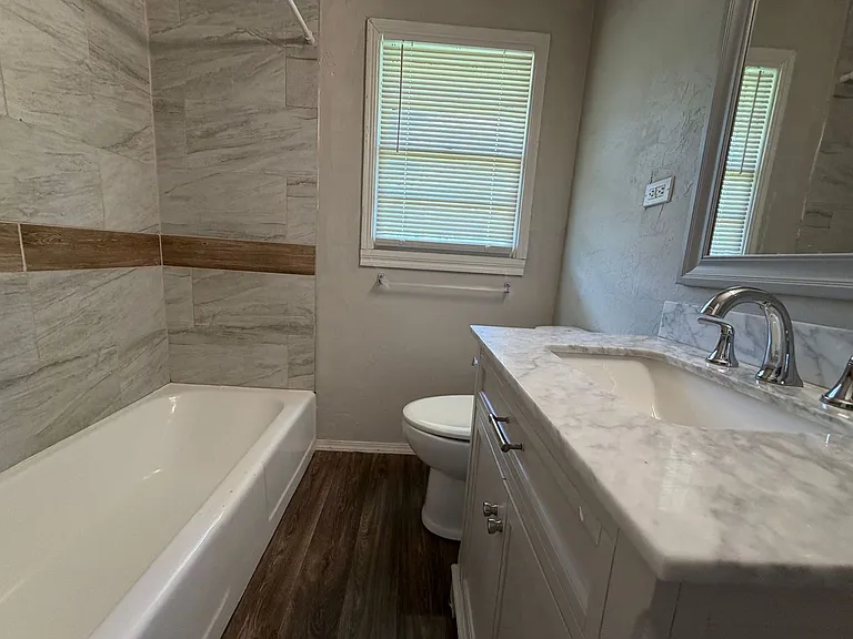221 E Kerr Dr — Photo 17