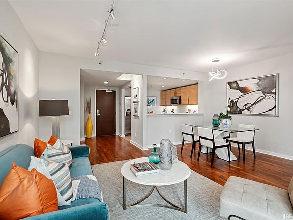5th image of 555 4th St Unit 518
