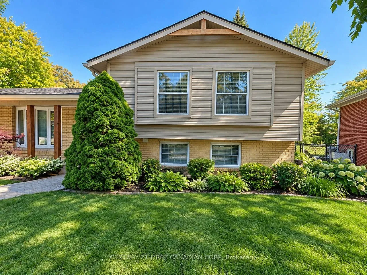 3 bed, $2,000 — Photo 1