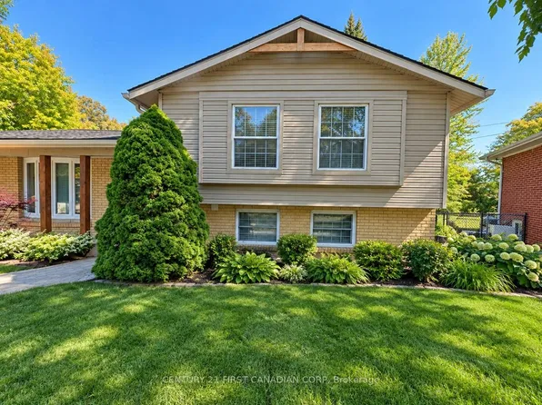 509 Regal Ct, London, ON N5Y 1K4