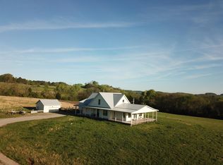 2413 Darks Mill Rd, Columbia, TN 38401