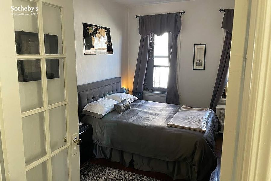 1st image of 215 E 88th St APT 4D