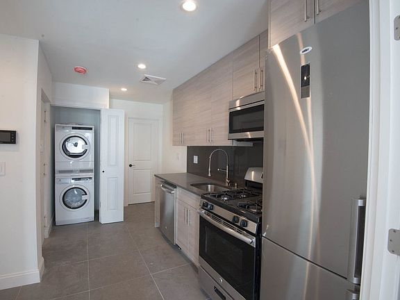 3rd image of 615 E 6th St #4BB