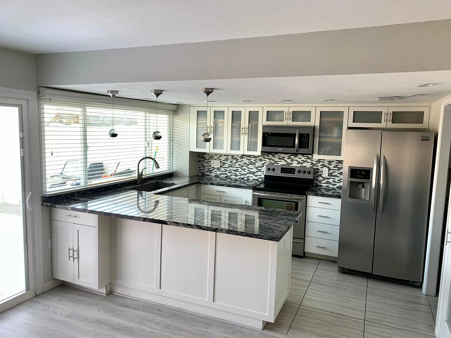 3952 N Granite Reef Rd — Photo 2