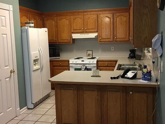 3rd image of 30921 Meadow Wood Blvd