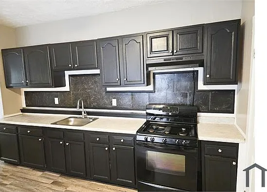 10317 Somerset Ave #RIGHT — Photo 1