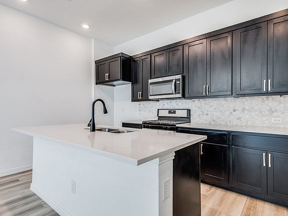 4th image of 9915 Schramm St