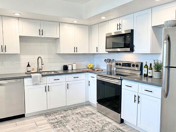 5th image of 3605 N 36th St APT 204
