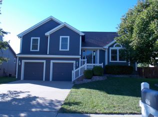 616 N Winwood Ter, Gardner, KS 66030