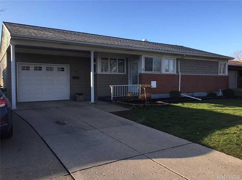 1st image of 223 Evergreen Dr