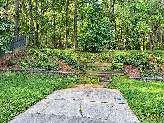 5th image of 1055 Chatham Rd