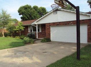 705 Ridge Rd, Lebanon, OH 45036