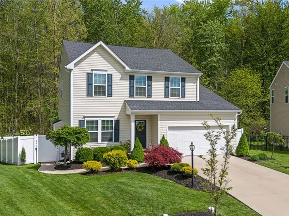 31832 Rustic Rdg, North Ridgeville, OH 44039