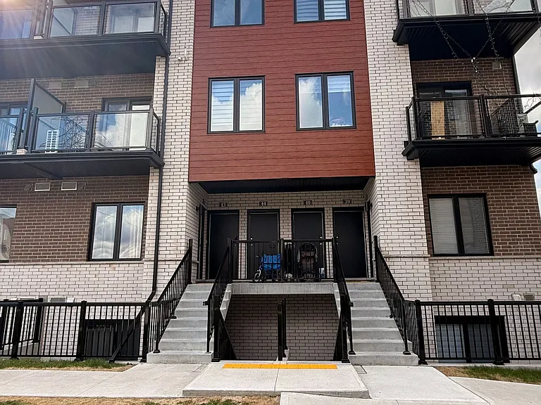 10 S Creek Dr #44 — Photo 1