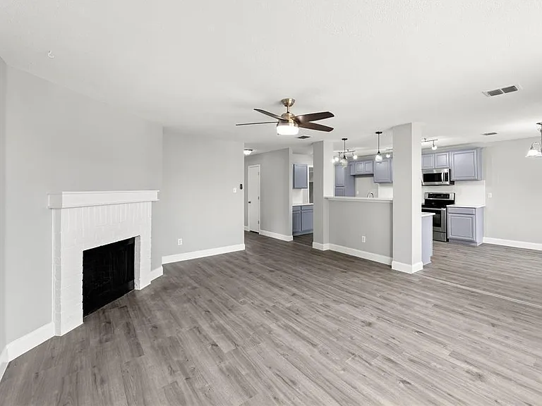 1701 Silverwood Ln — Photo 22