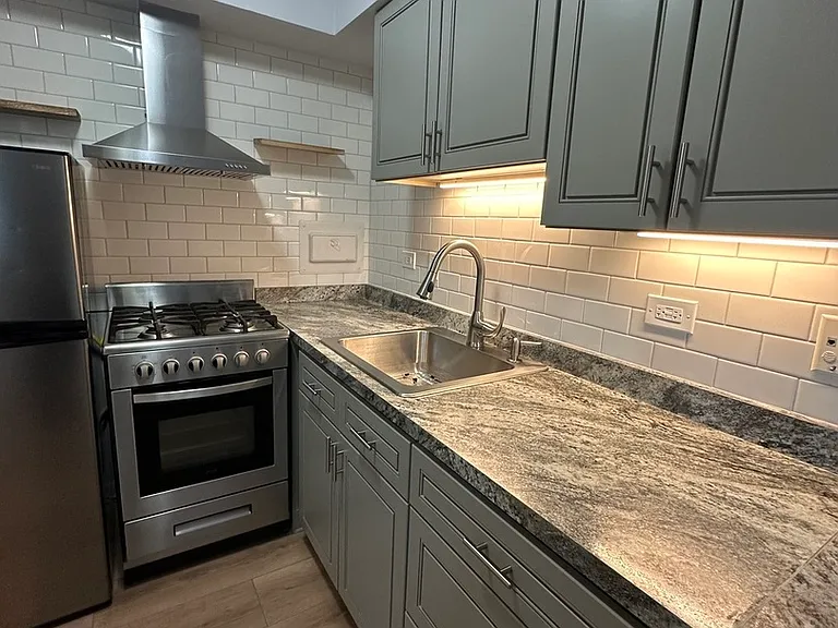 2629 N Hampden Ct #213 — Photo 8