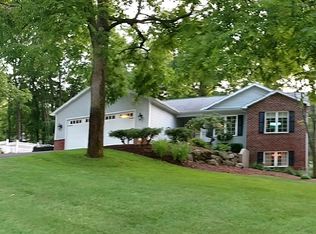 6962 Timber View Dr, Greenville, MI 48838