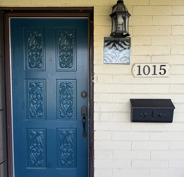 1015 E Citrus Way — Photo 2