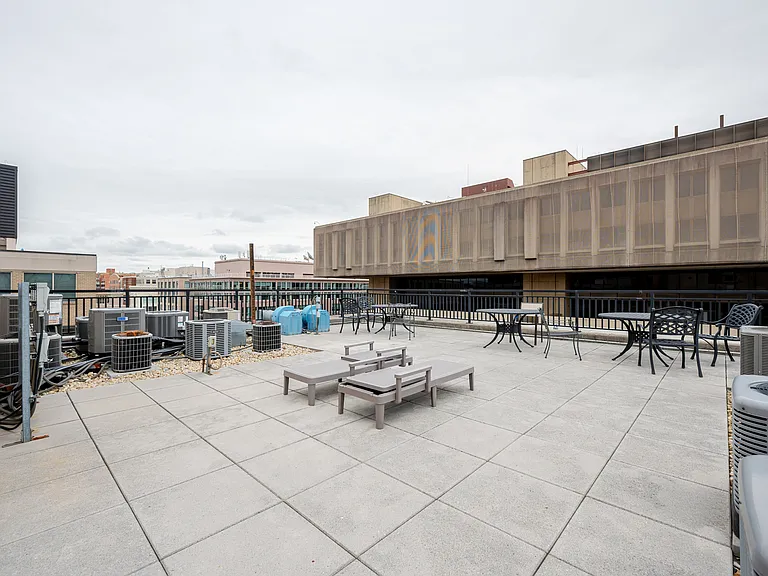 915 E St NW #317 — Photo 37