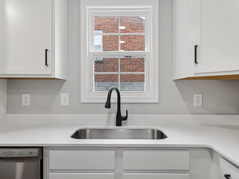 221 Clearview Dr — Photo 11