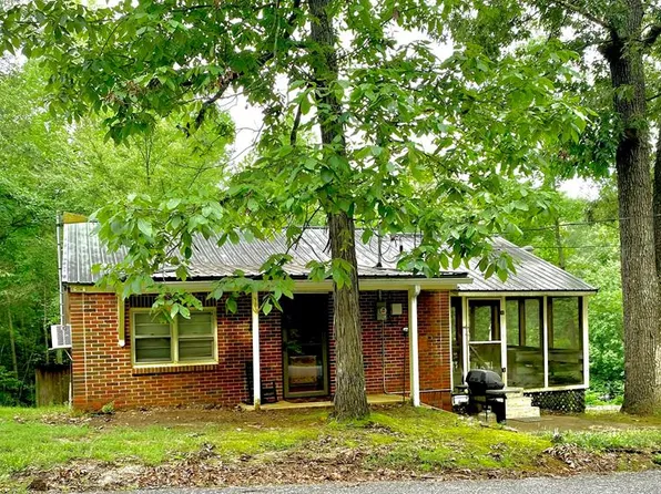 274 River Oaks Dr, Springville, TN 38256
