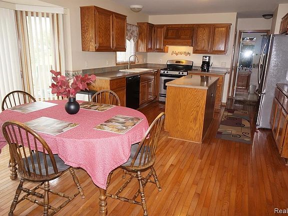 4th image of 49954 Willowood Dr