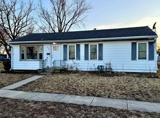 640 S 1st St, Rochelle, IL 61068