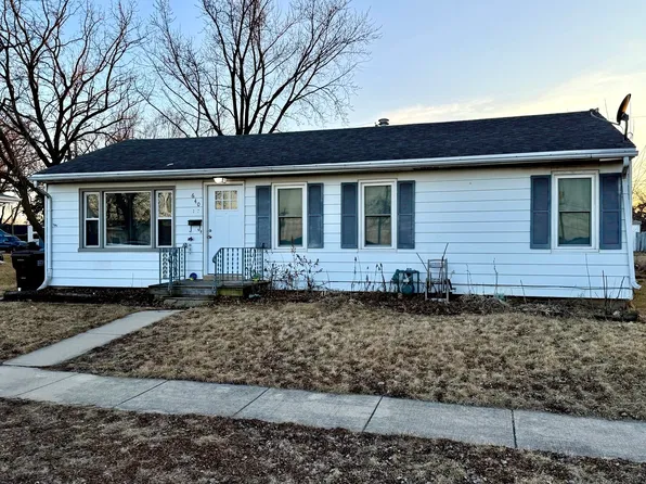 640 S 1st St, Rochelle, IL 61068