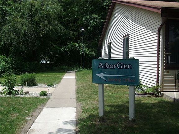 Arbor Glen 002