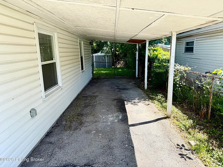 5210 Delaware Dr — Photo 9