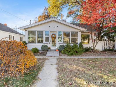 1135 Emerald Ave NE, Grand Rapids, MI, 49503