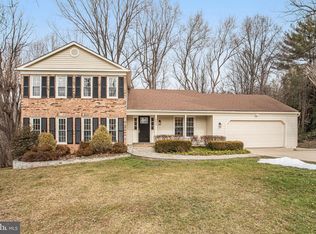 9824 Fosbak Dr, Vienna, VA 22182