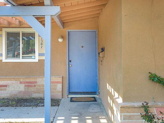 4th image of 1302 Amelia Ave