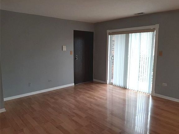 3rd image of 1789 W Algonquin Rd APT 2A