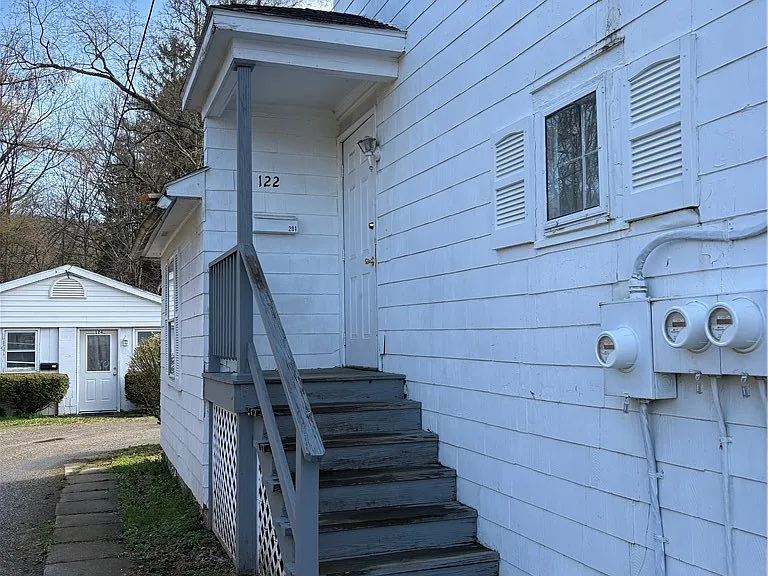 122 W High St #201 — Photo 3