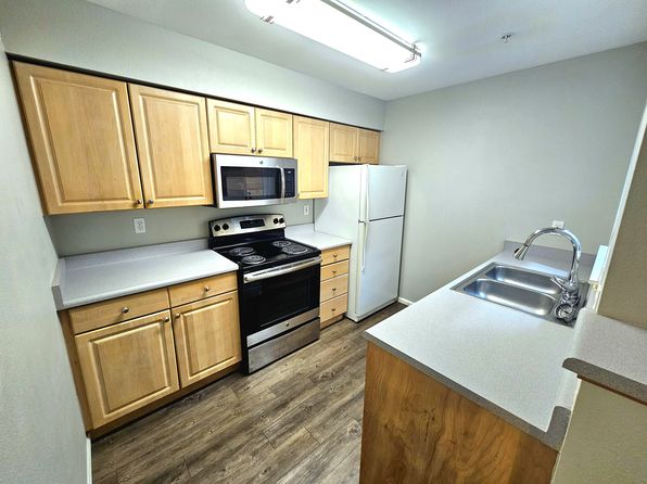 3418 NE 65th St APT 301