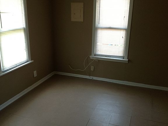 5th image of 1143 Chalmers Ave