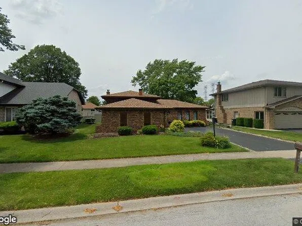18400 Carriage Ln, Lansing, IL 60438