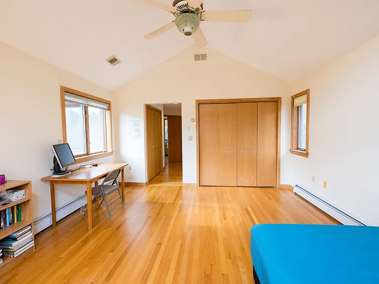 18 Clifford Ave — Photo 23
